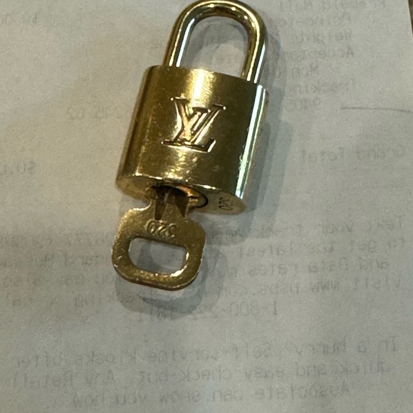 🛑SOLD Louis Vuitton Lockit Vertical Bag - Picture 12 of 12